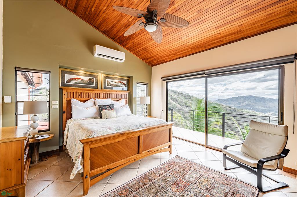 Casa Fiesta Pacific Heights