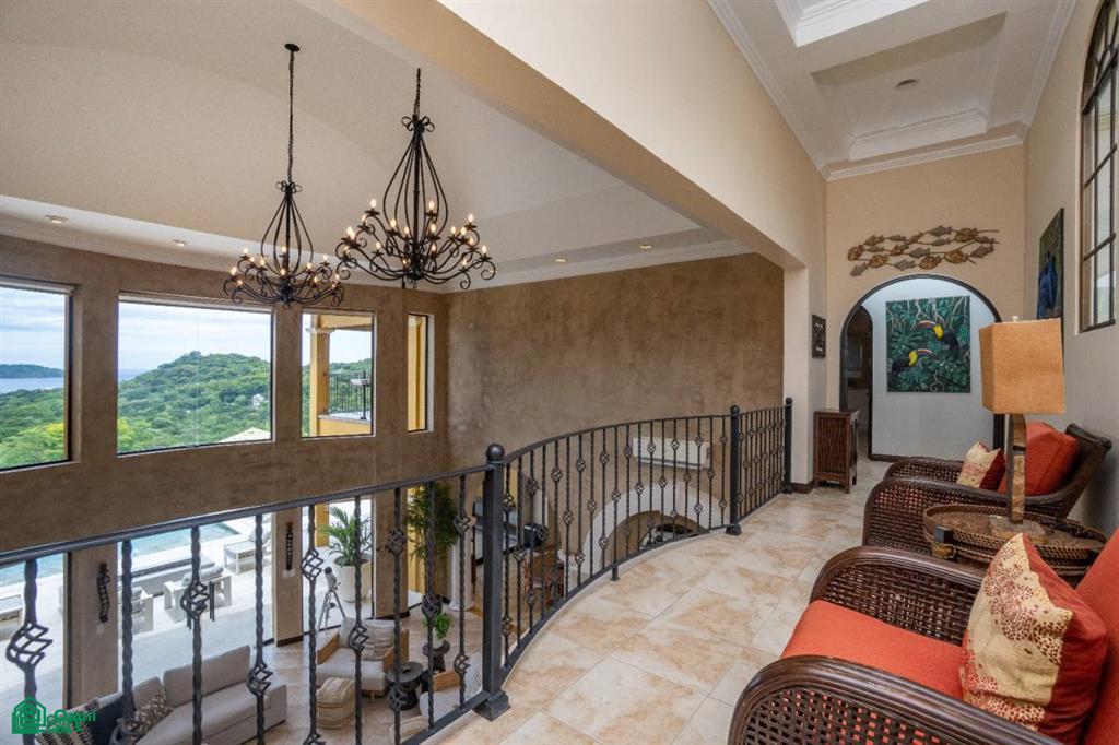 Casa Loro - Luxury Oceanview Estate