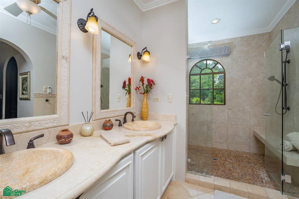 Casa Loro - Luxury Oceanview Estate