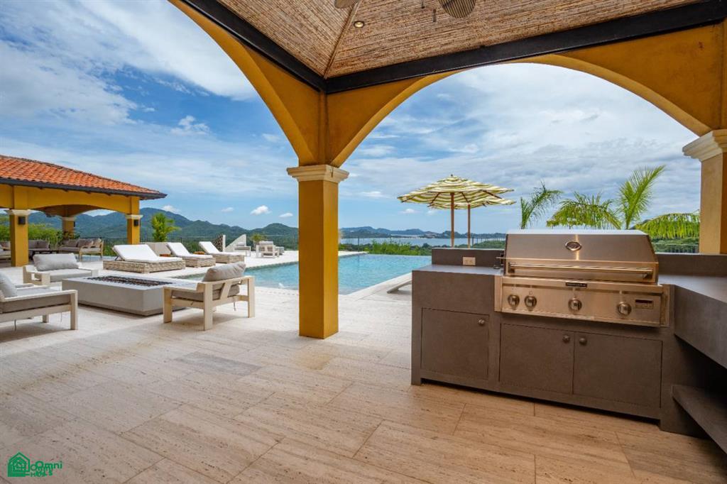 Casa Loro - Luxury Oceanview Estate