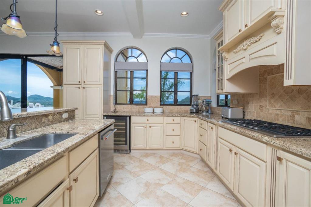 Casa Loro - Luxury Oceanview Estate