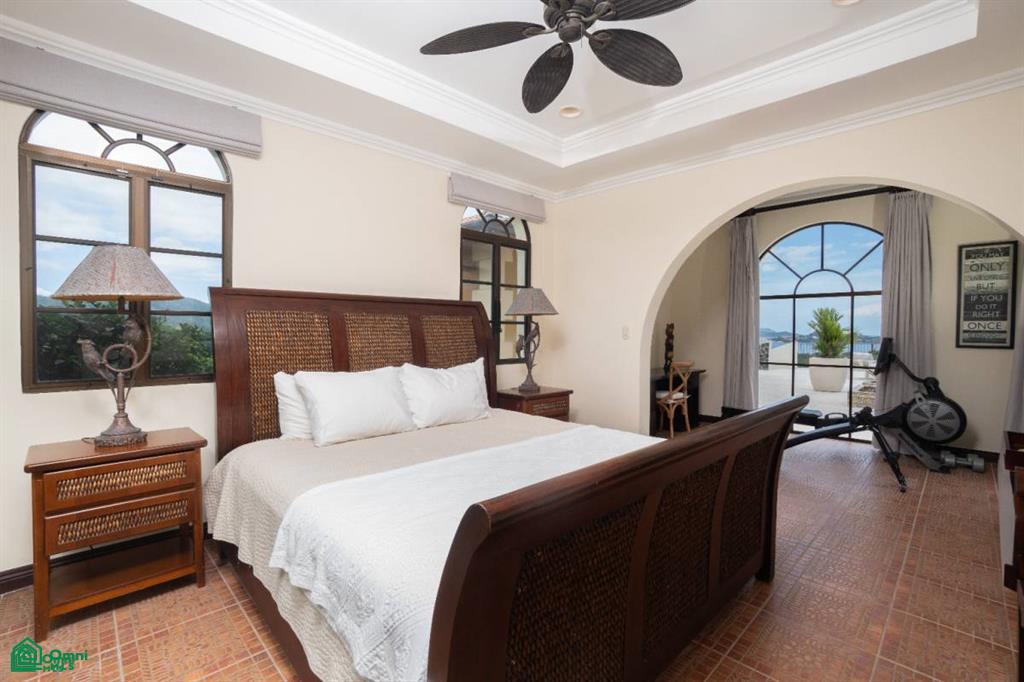 Casa Loro - Luxury Oceanview Estate