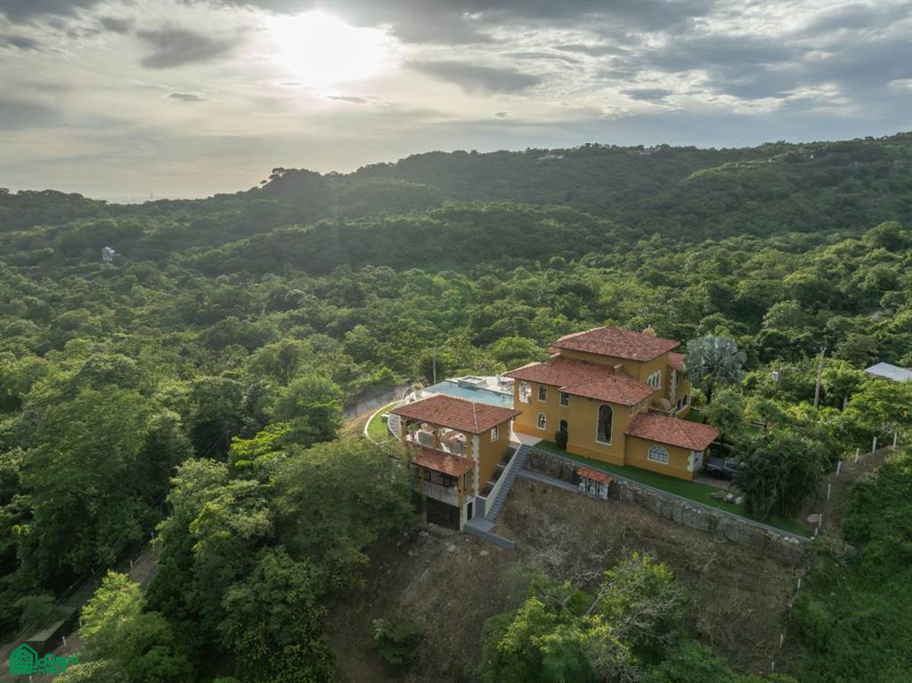 Casa Loro - Luxury Oceanview Estate