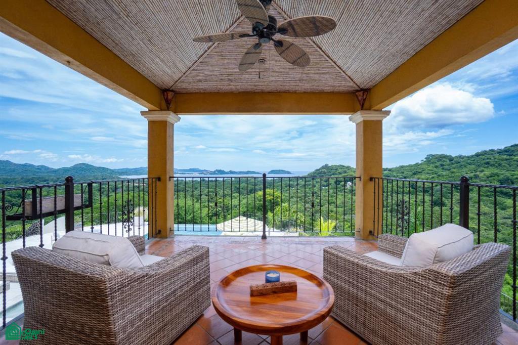 Casa Loro - Luxury Oceanview Estate