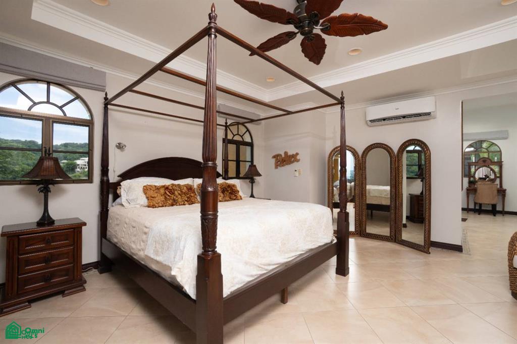 Casa Loro - Luxury Oceanview Estate