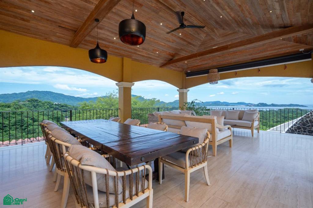 Casa Loro - Luxury Oceanview Estate