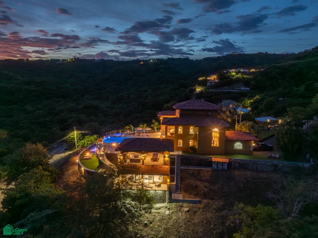 Casa Loro - Luxury Oceanview Estate