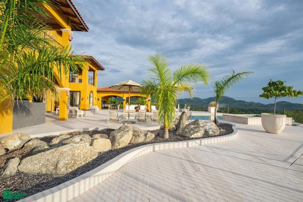 Casa Loro - Luxury Oceanview Estate
