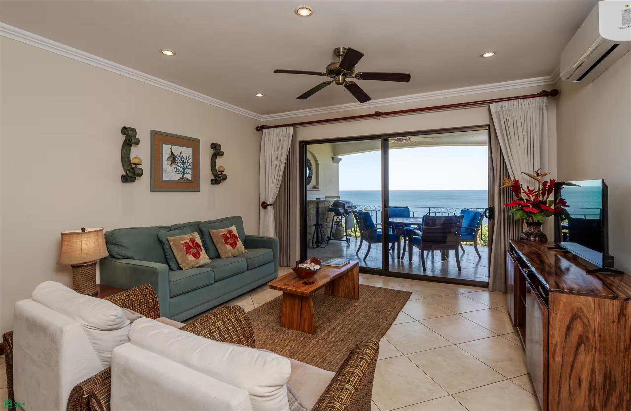 Oceanica 825, Playa Flamingo