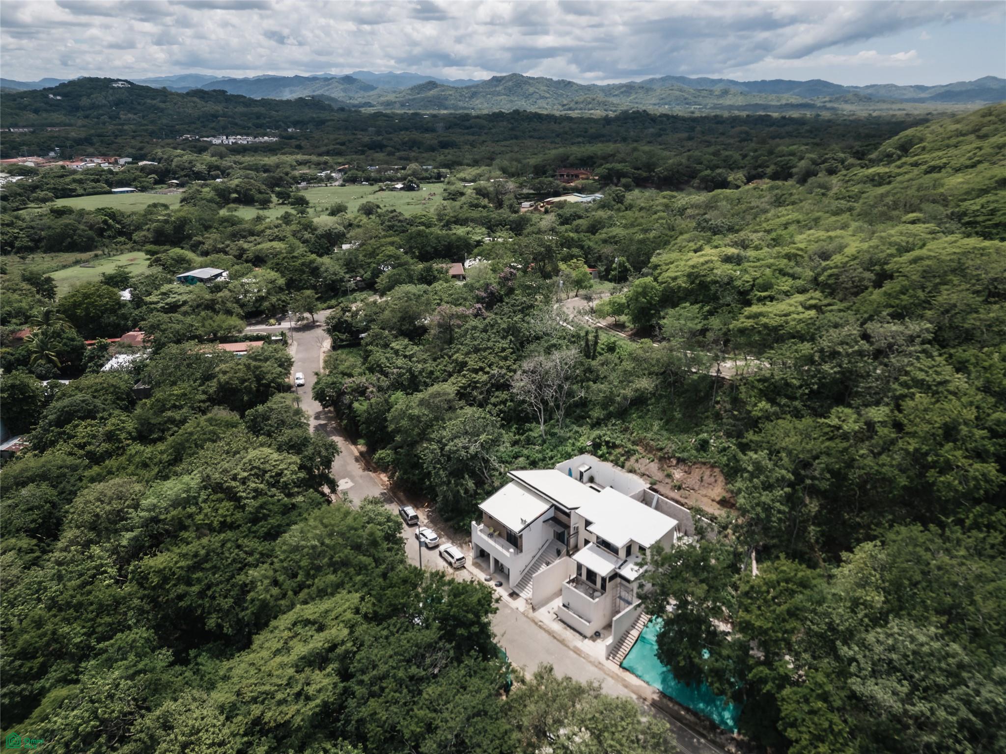 Home in Valle Escondido, Calle San Javier, Tamarindo