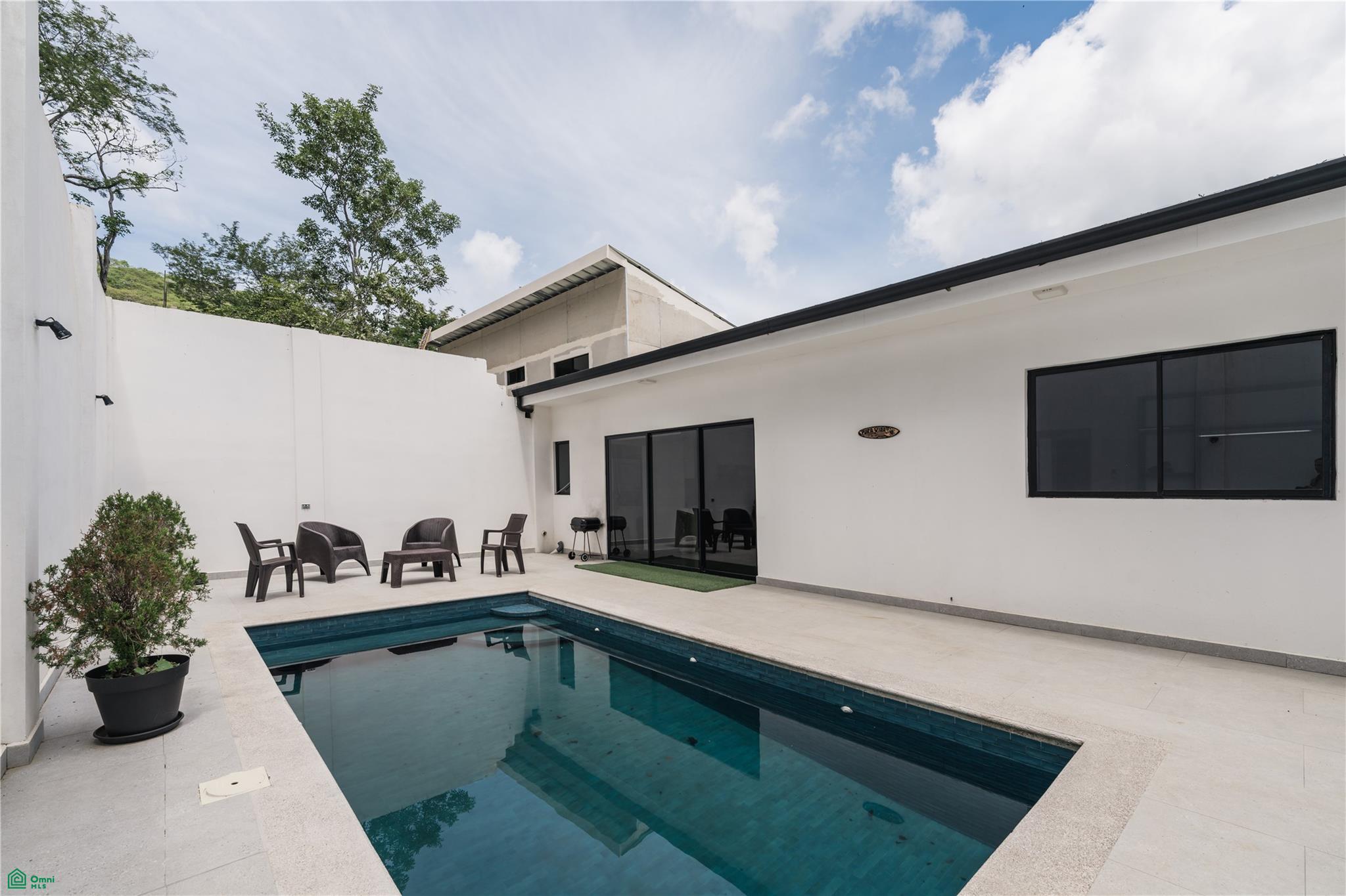 Home in Valle Escondido, Calle San Javier, Tamarindo