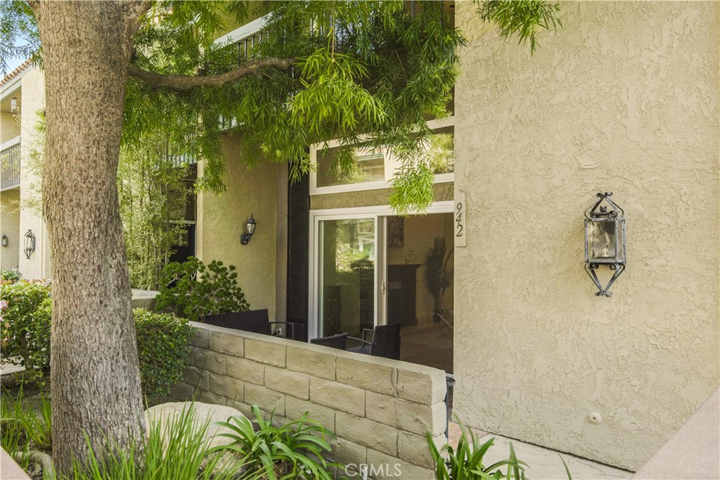 942 Palo Verde Avenue