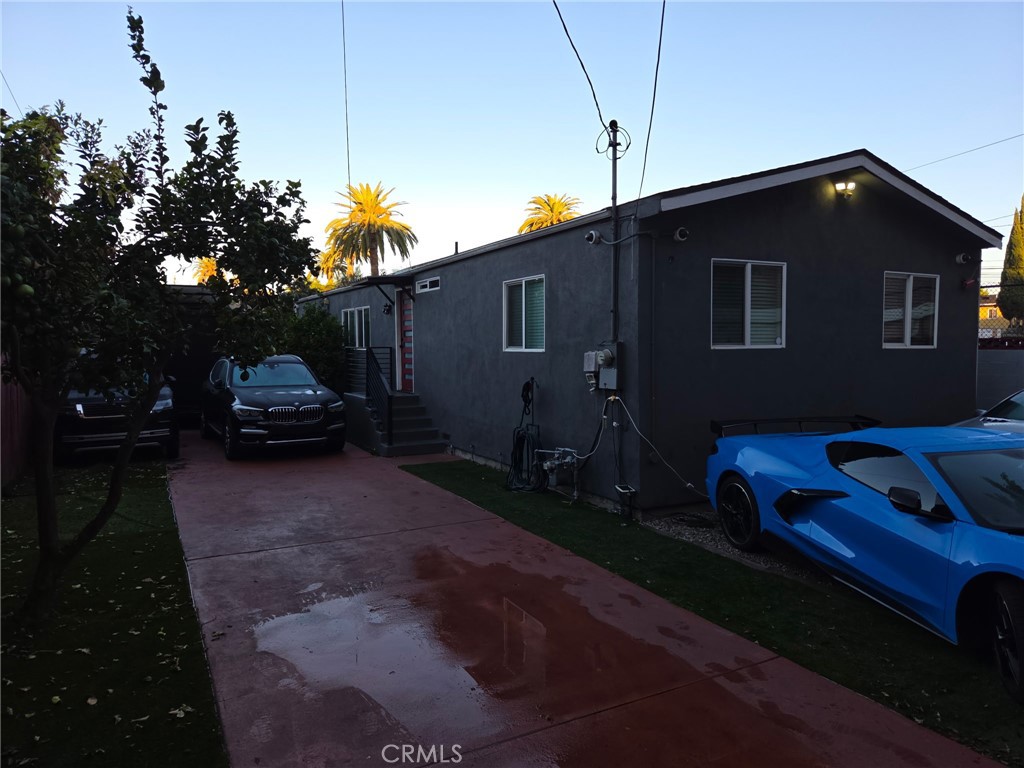 1933 N Palmer Court