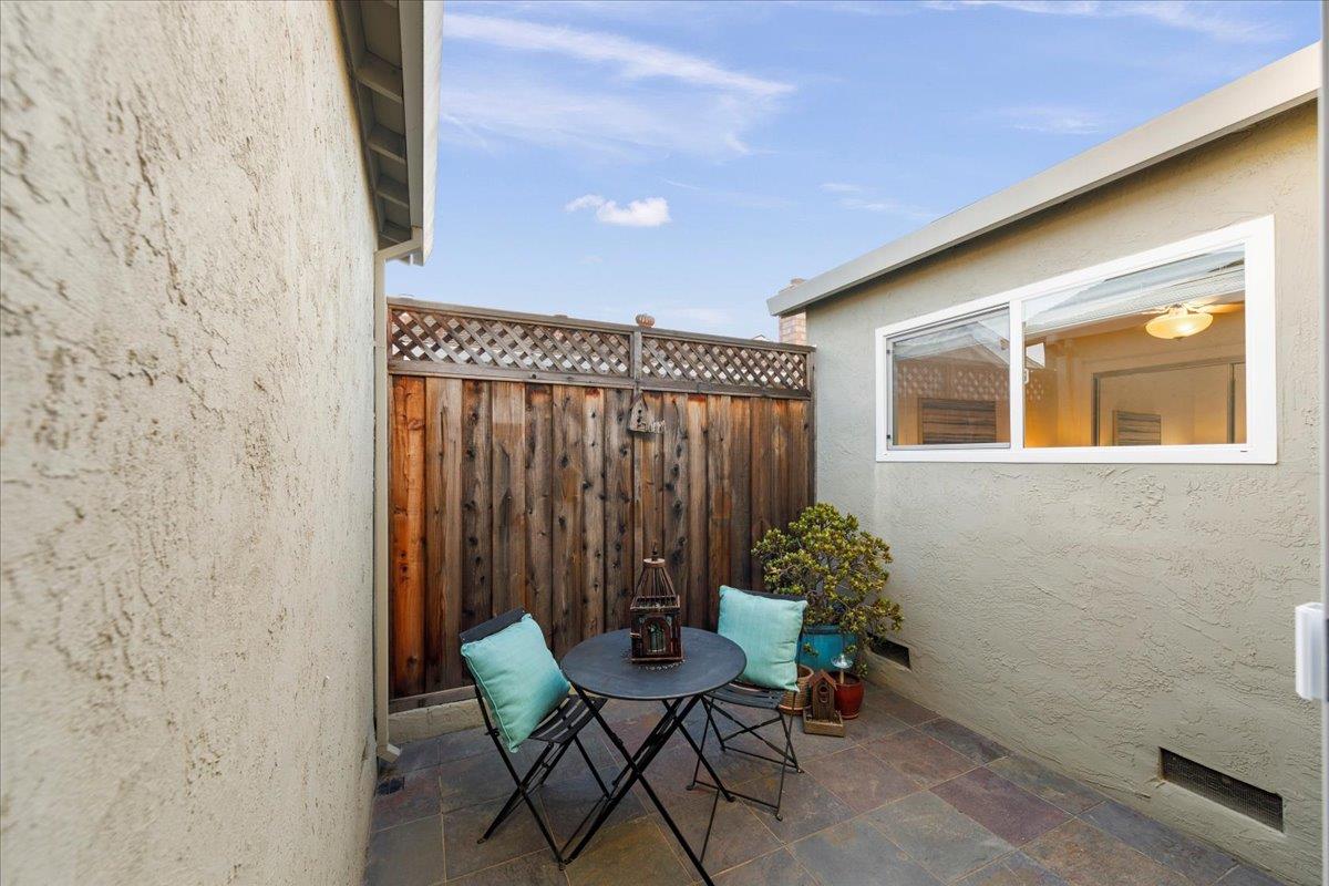 1397 Courtyard DR