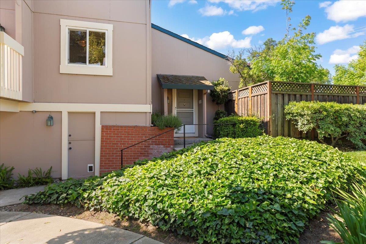 1325 Merrivale West SQ