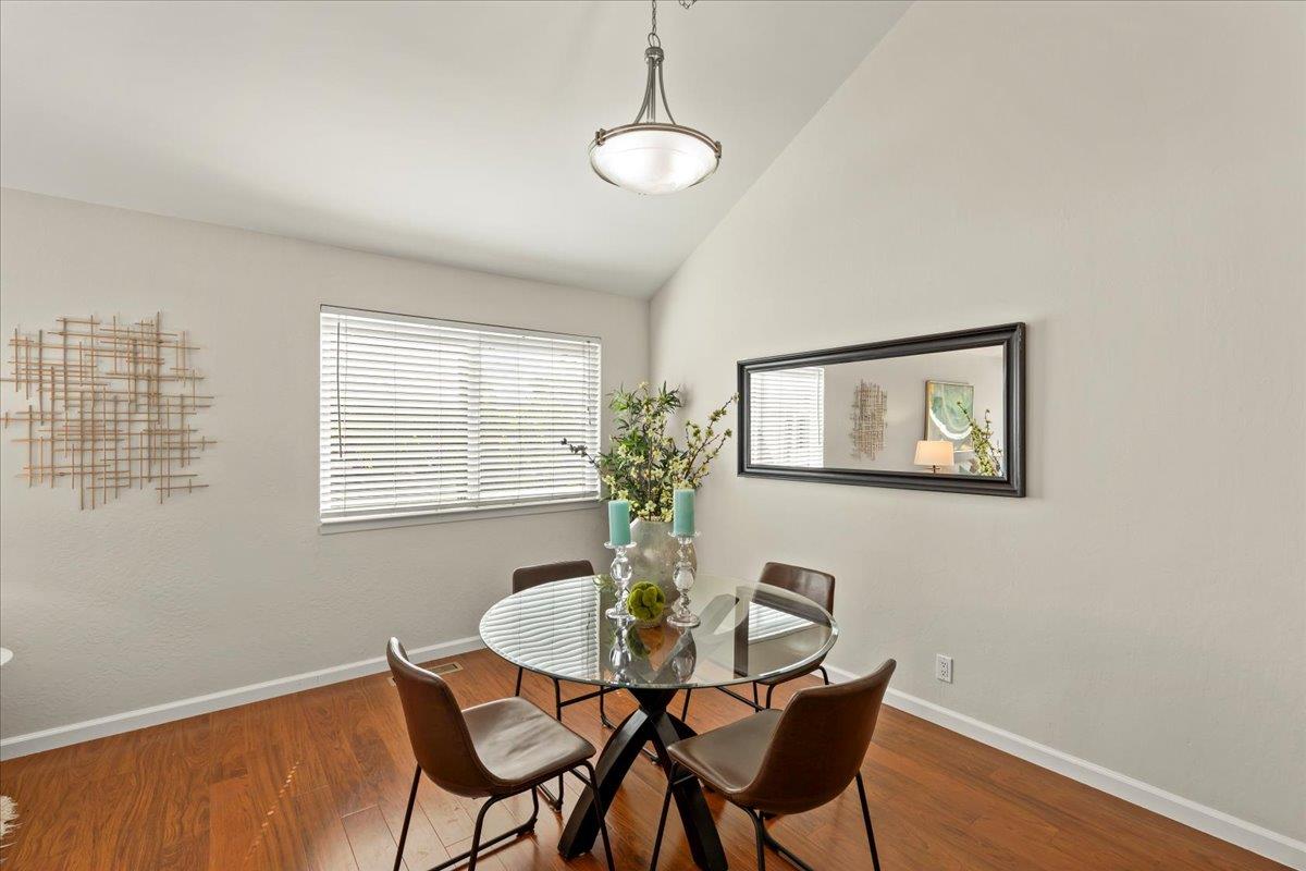 1325 Merrivale West SQ