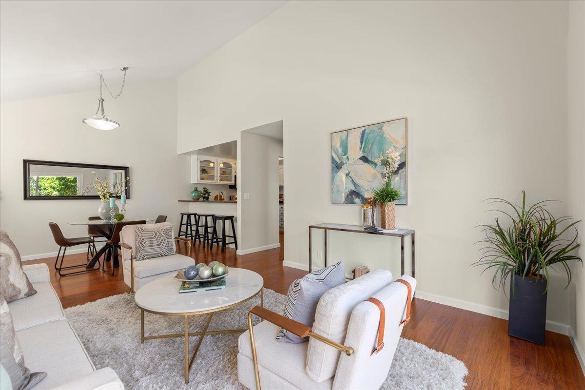 1325 Merrivale West SQ