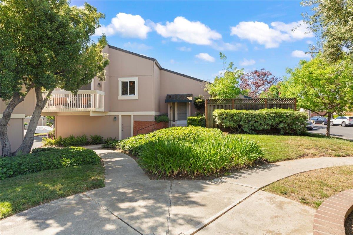 1325 Merrivale West SQ