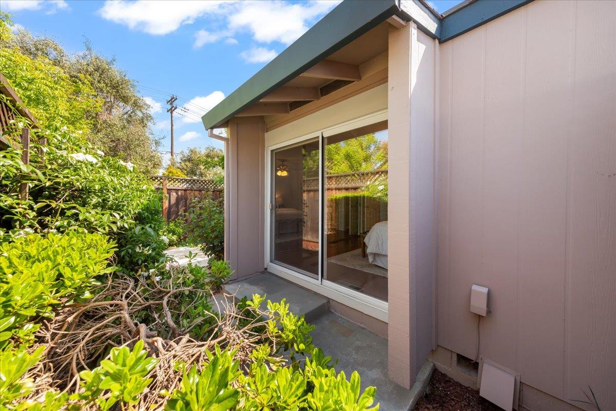 1325 Merrivale West SQ