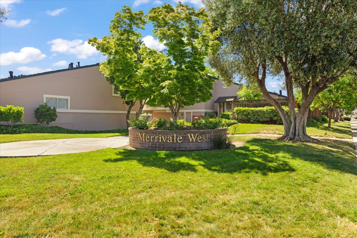 1325 Merrivale West SQ