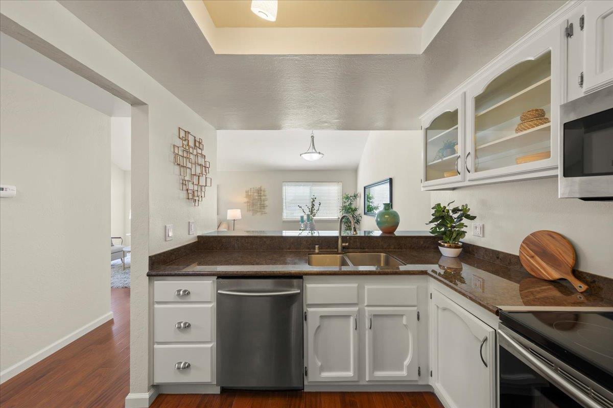 1325 Merrivale West SQ