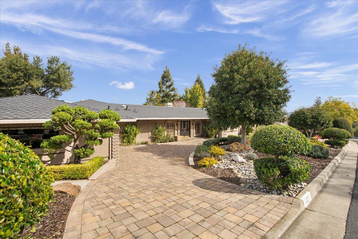 1321 Echo Valley Drive