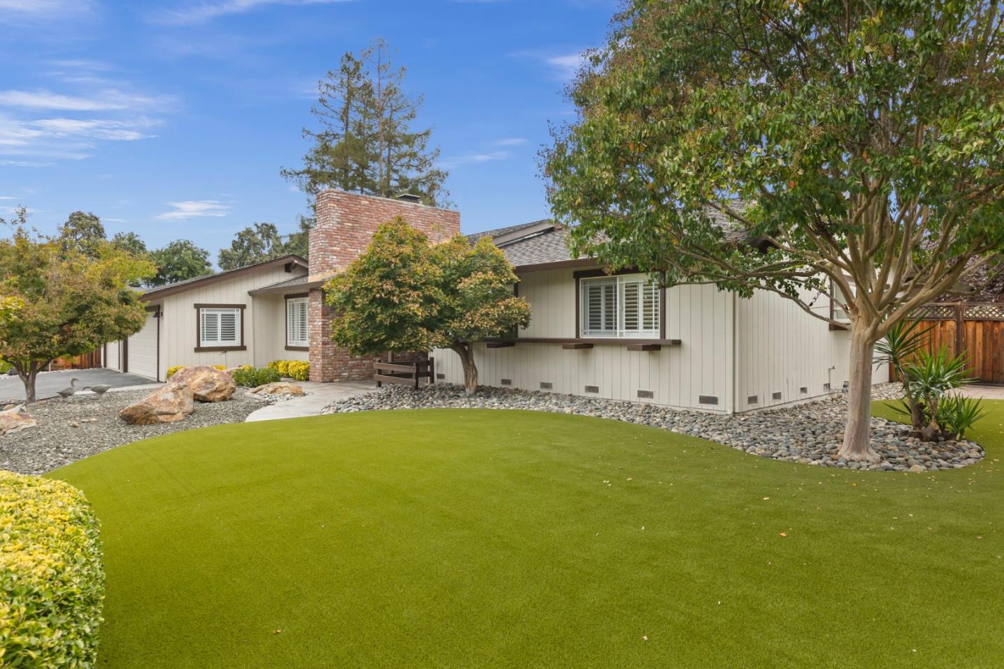 6644 Crystal Springs DR