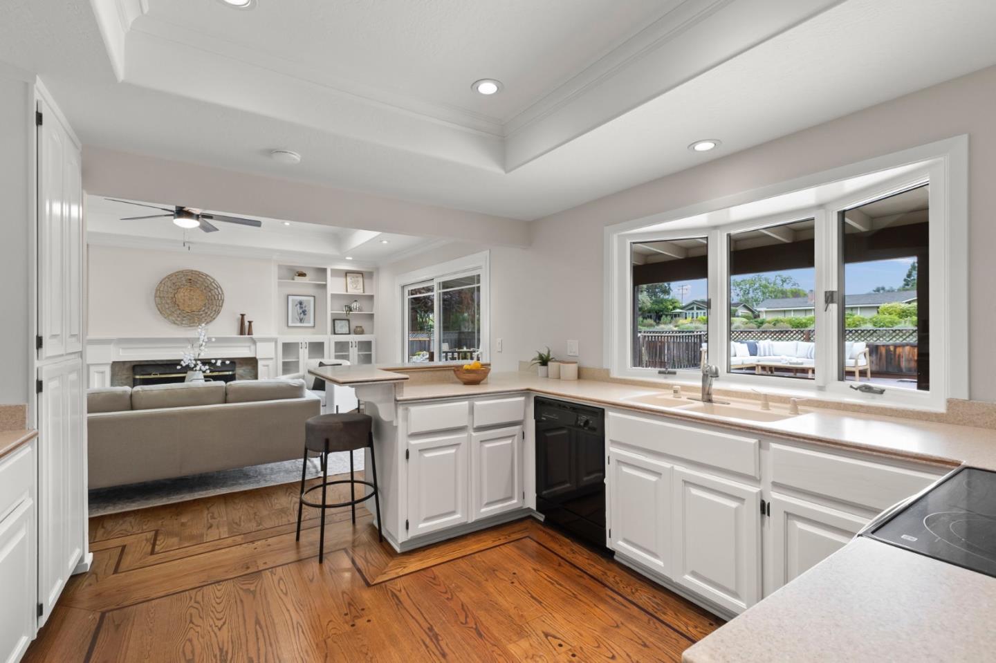 6644 Crystal Springs DR