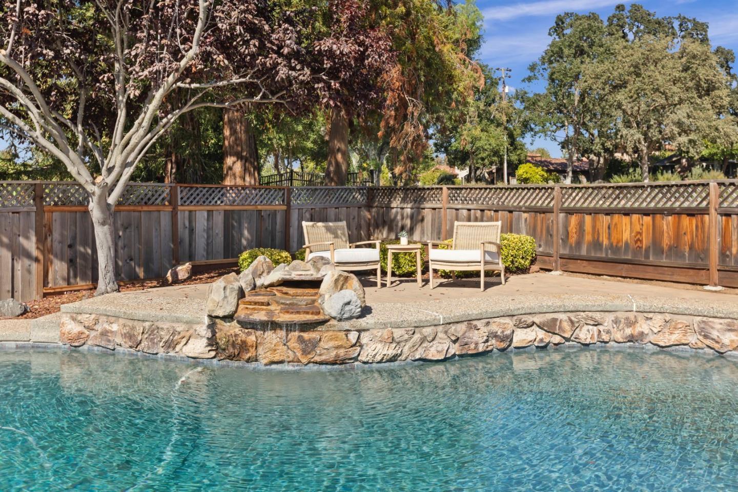 6644 Crystal Springs DR