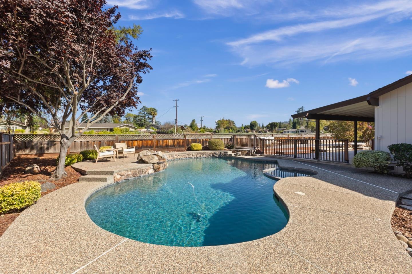 6644 Crystal Springs DR