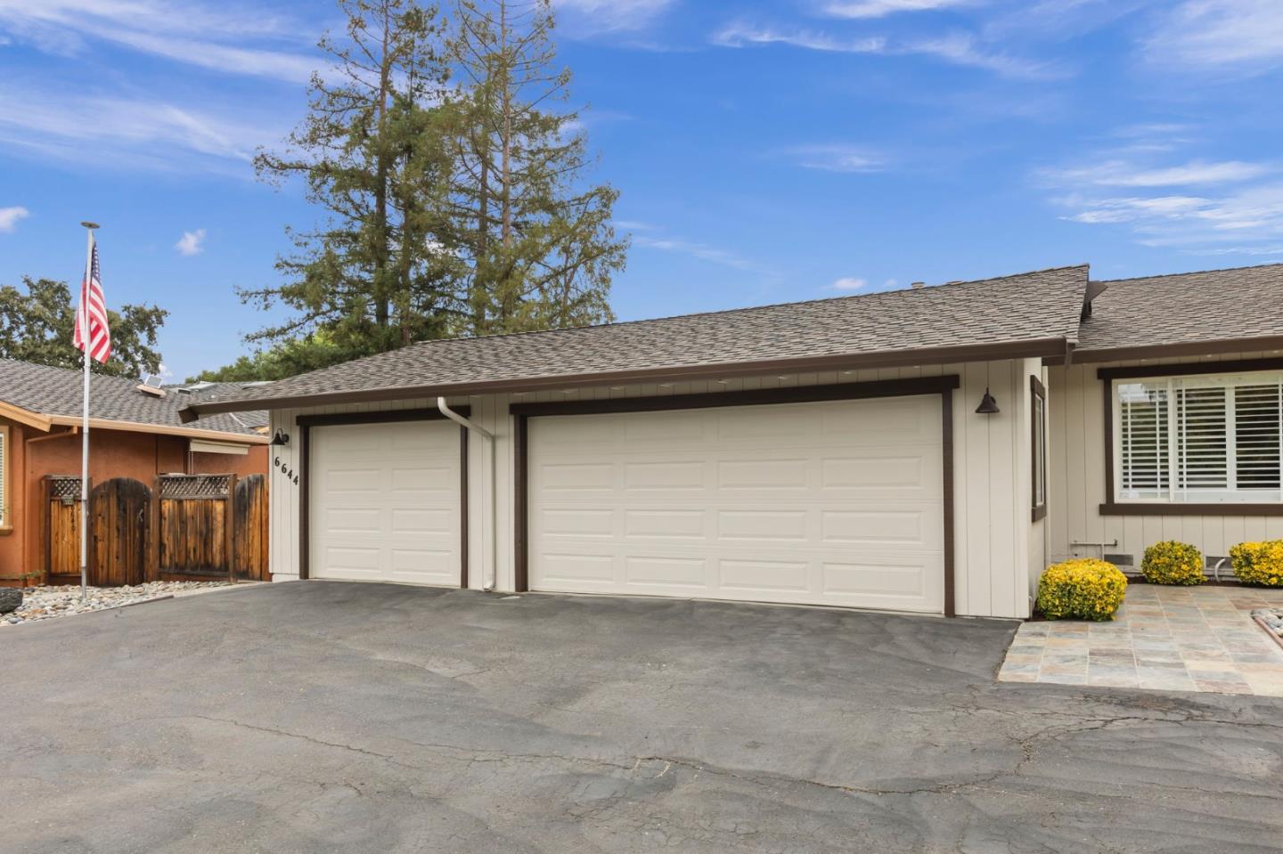 6644 Crystal Springs DR