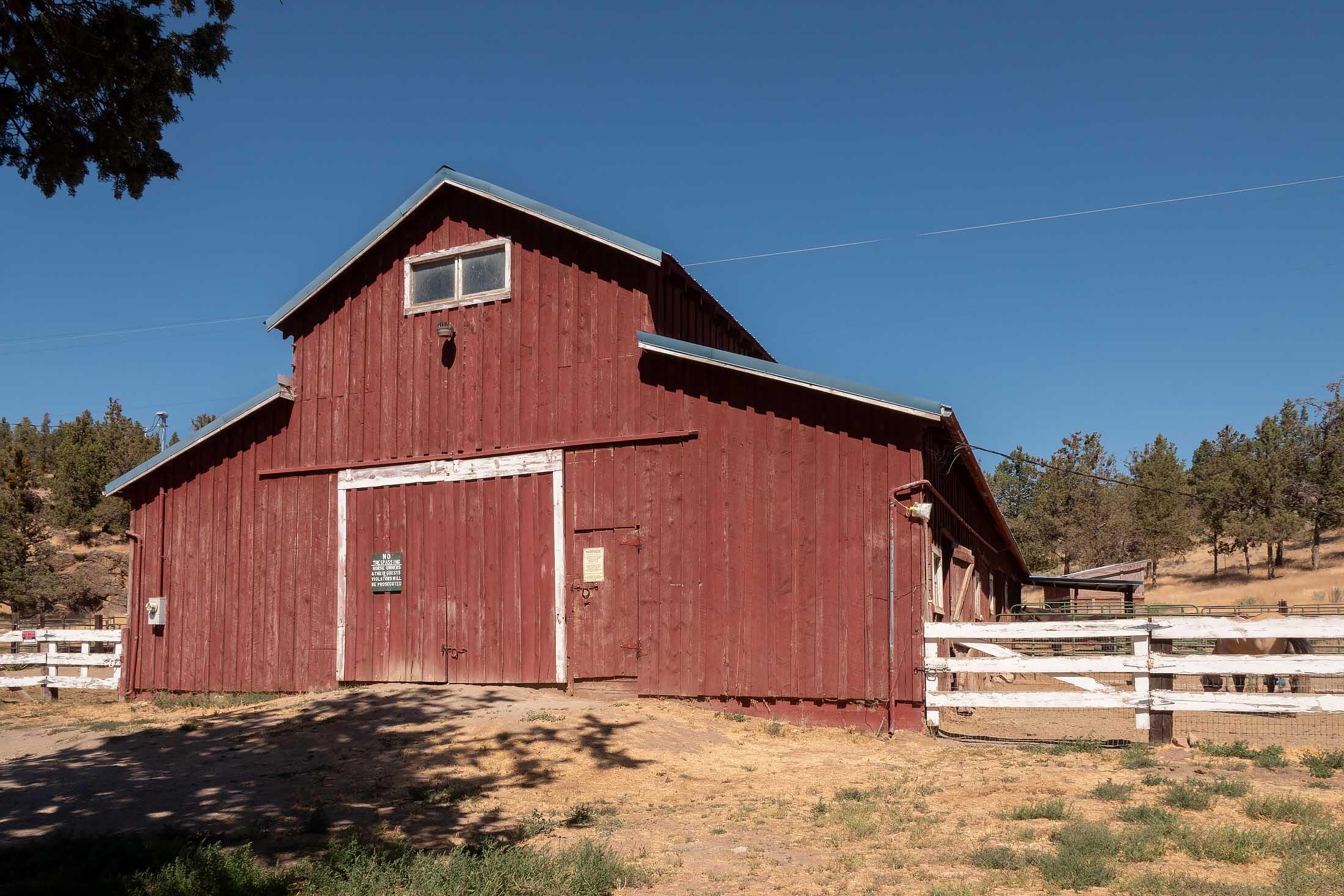 TL 700 NE Irvine Avenue