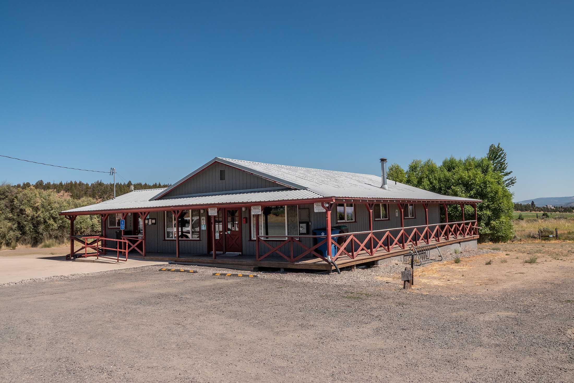 TL 700 NE Irvine Avenue