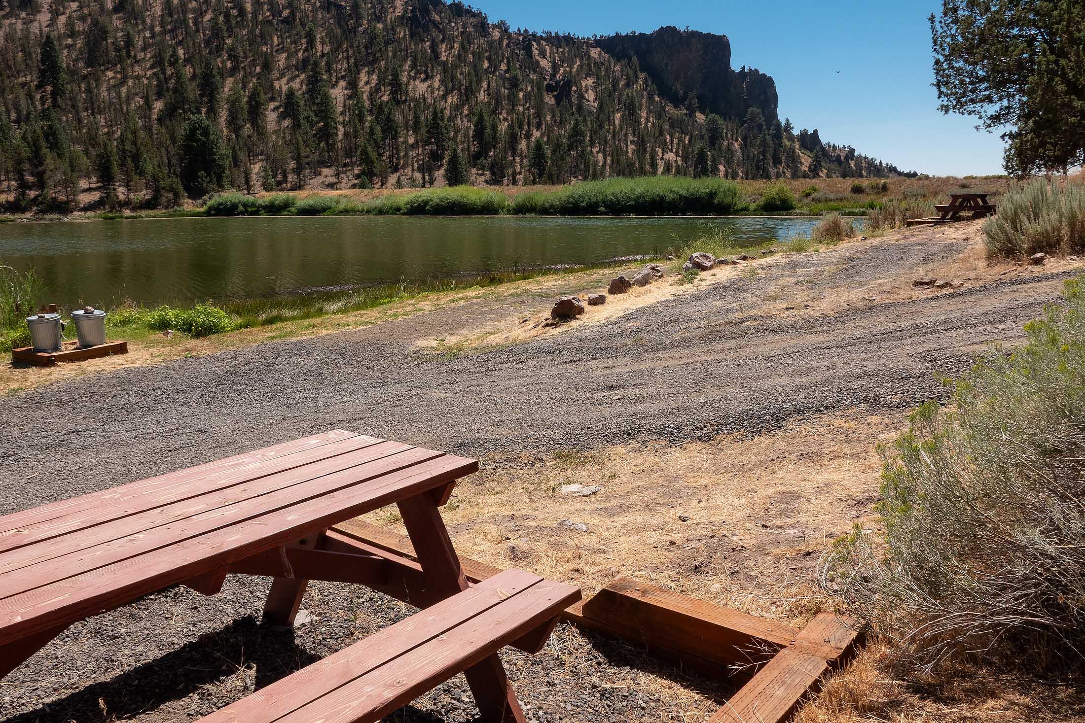 TL 700 NE Irvine Avenue