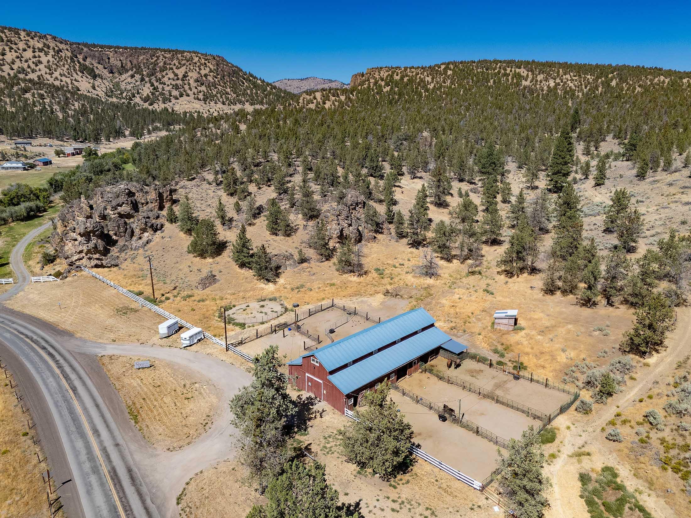 TL 700 NE Irvine Avenue