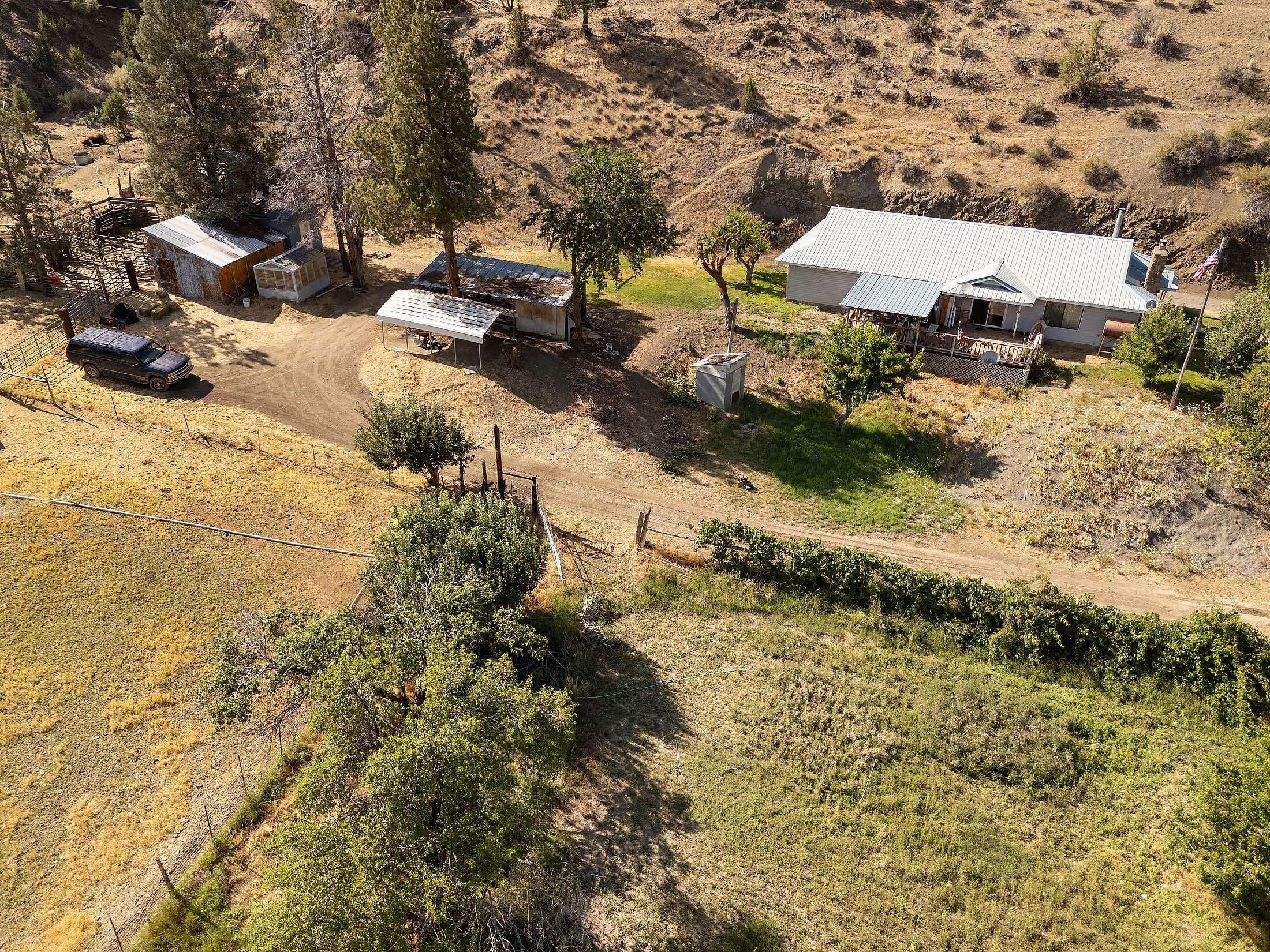 33084 Cougar Mountain Road, Mitchell