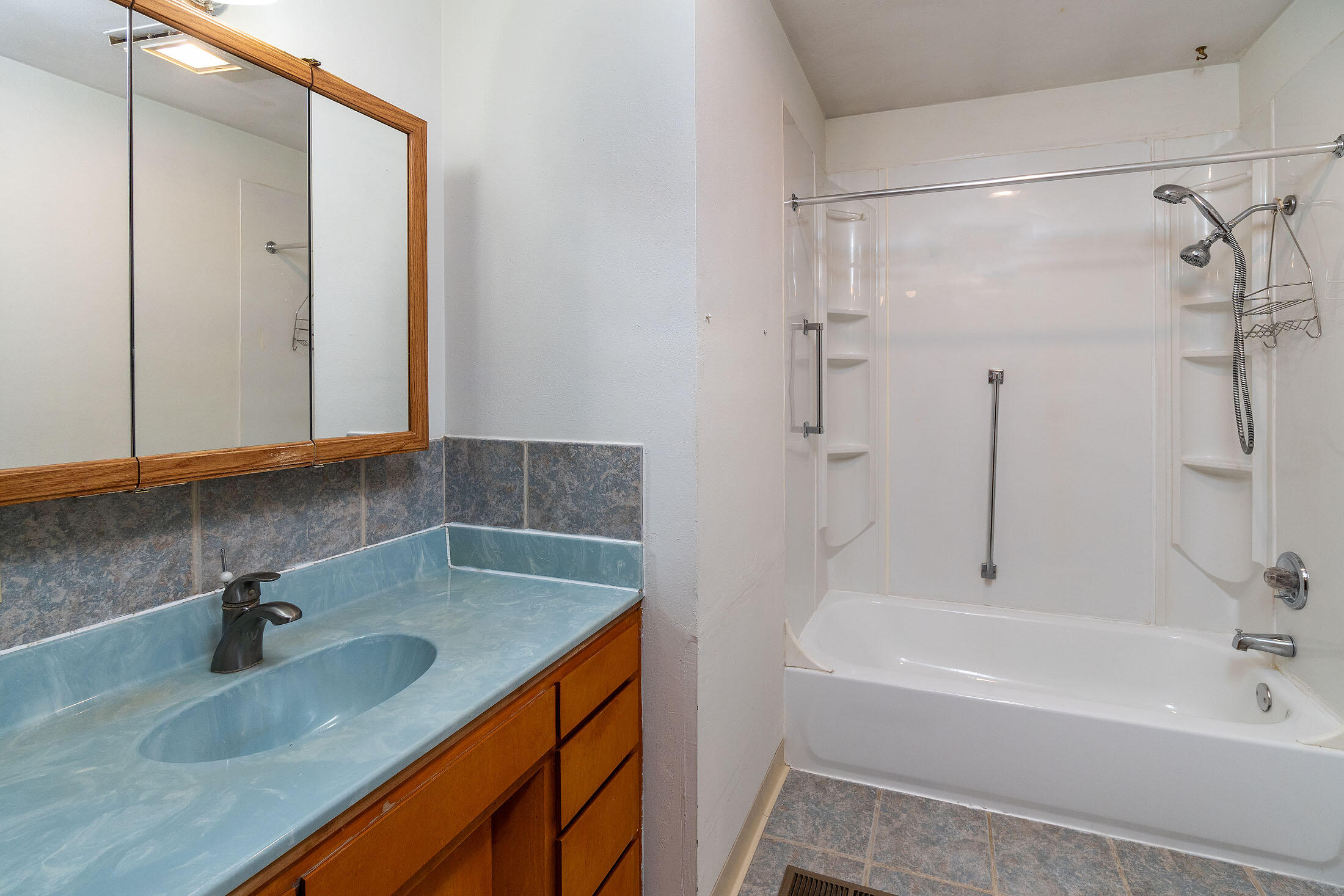 33084 Cougar Mountain Road, Mitchell