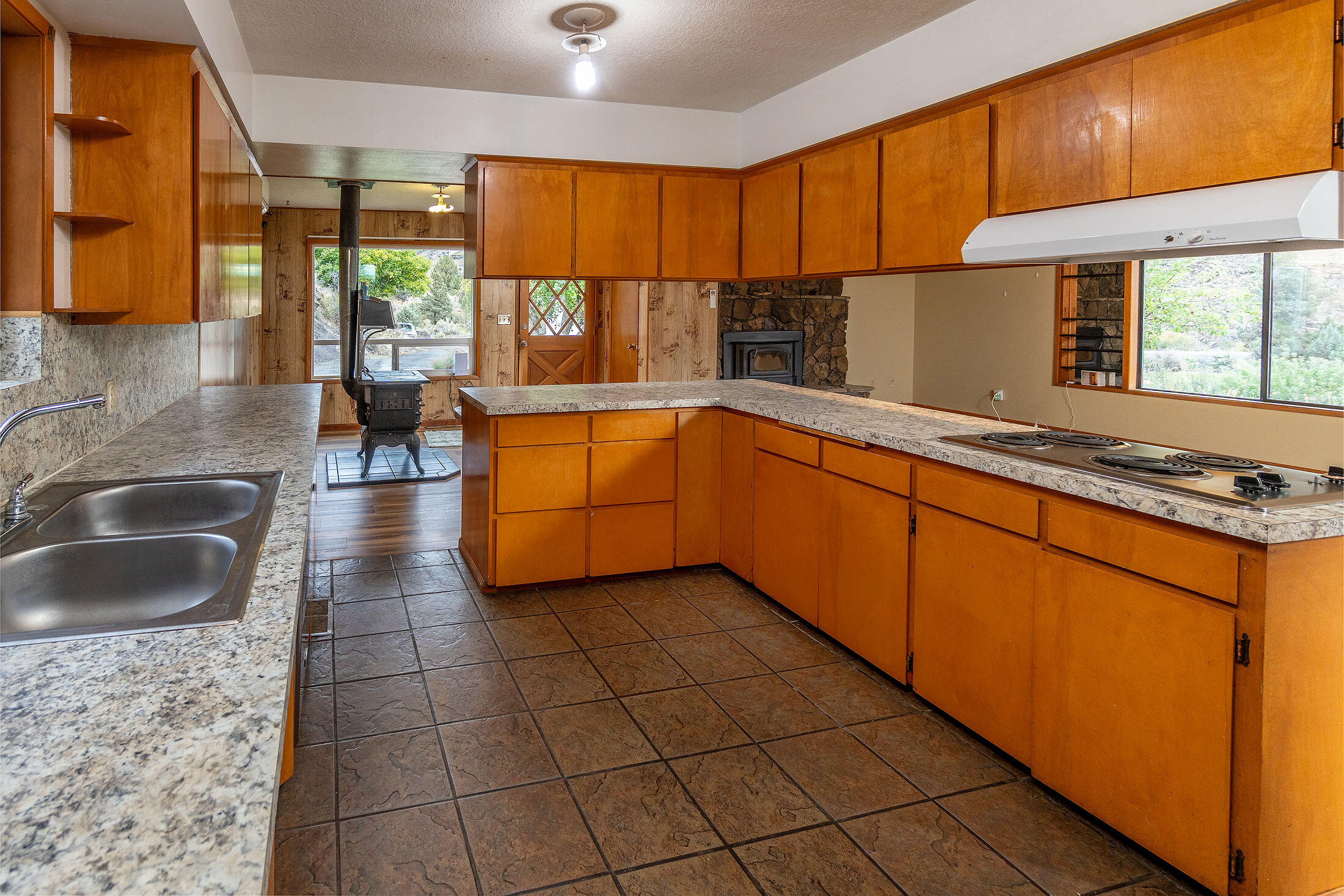 33084 Cougar Mountain Road, Mitchell