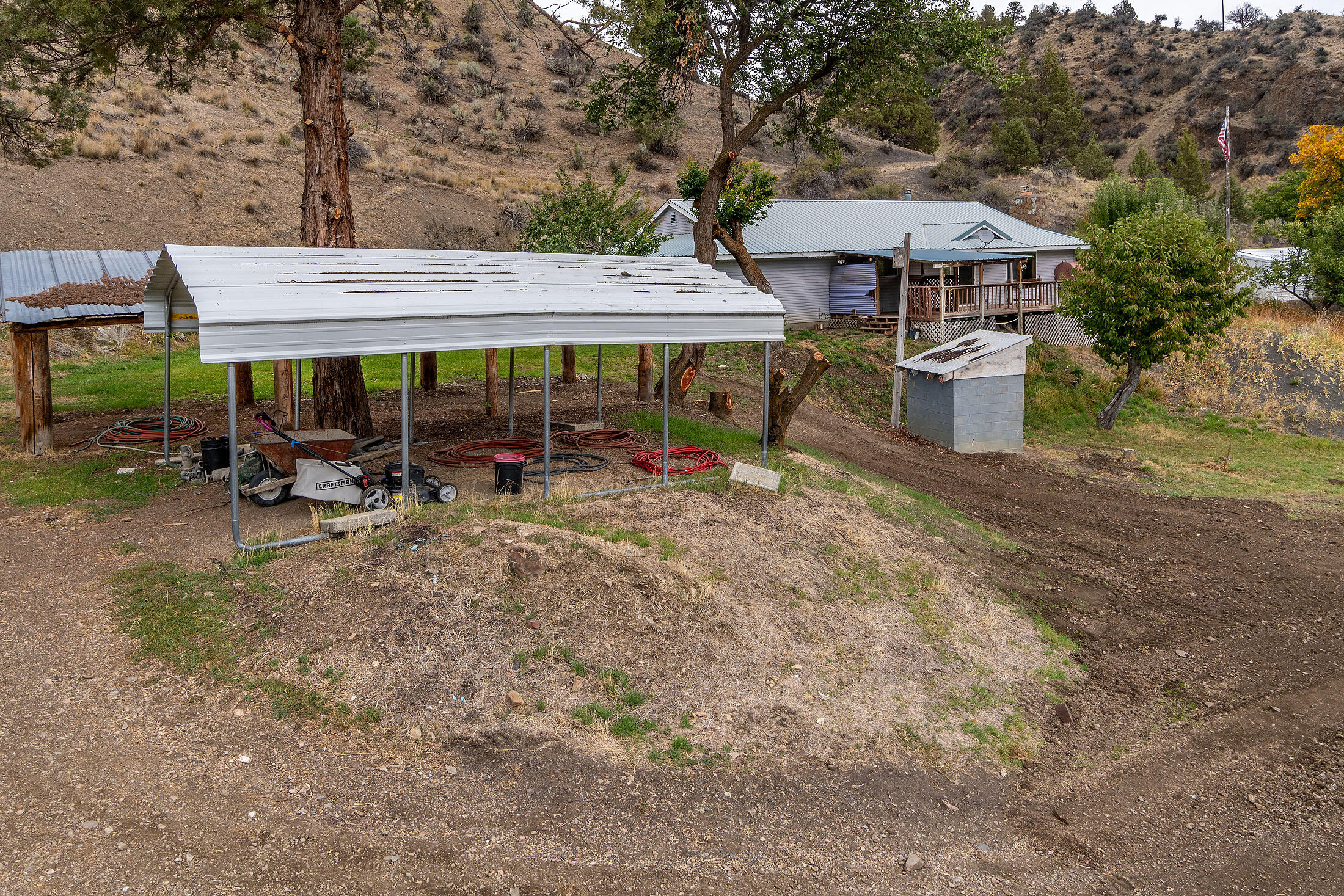 33084 Cougar Mountain Road, Mitchell