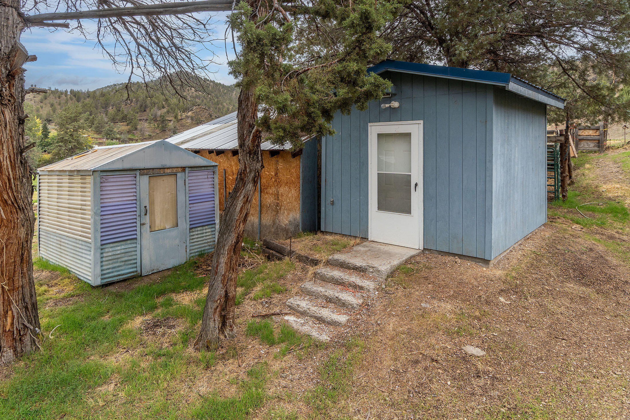 33084 Cougar Mountain Road, Mitchell