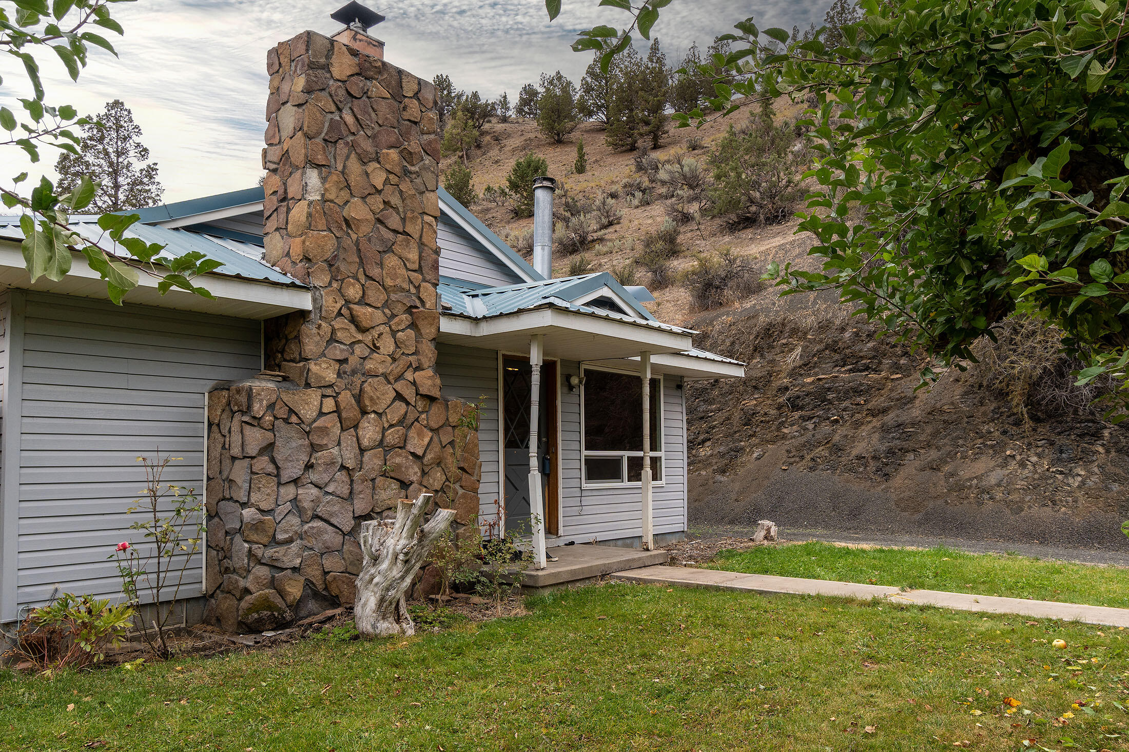 33084 Cougar Mountain Road, Mitchell