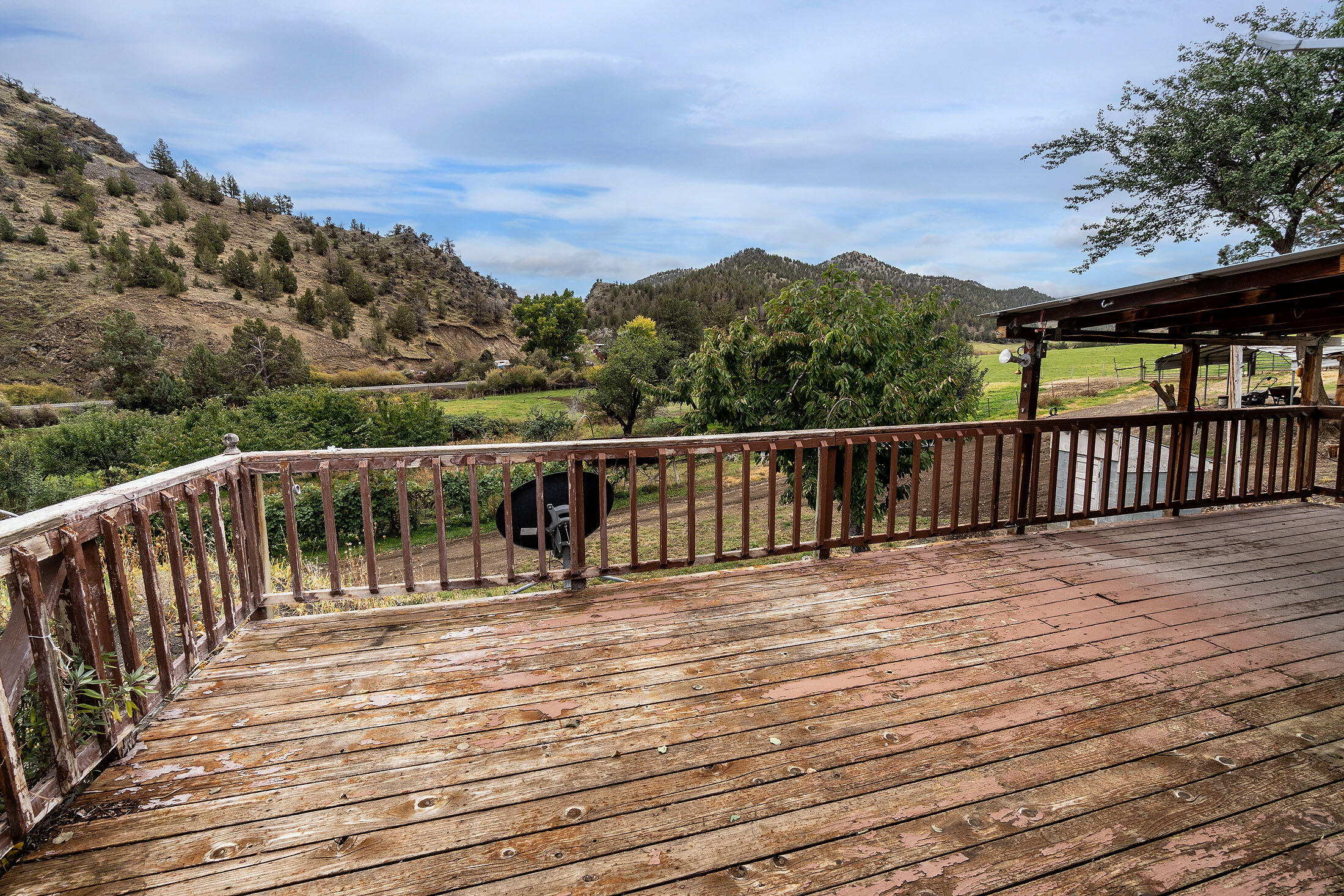 33084 Cougar Mountain Road, Mitchell