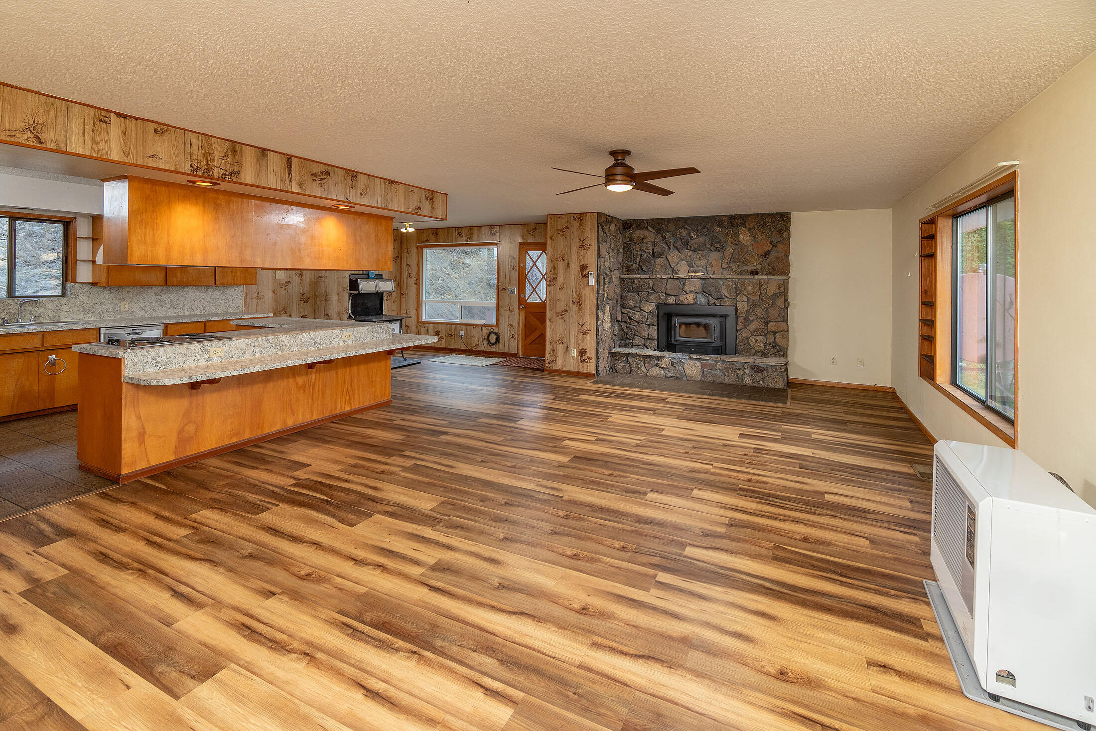 33084 Cougar Mountain Road, Mitchell