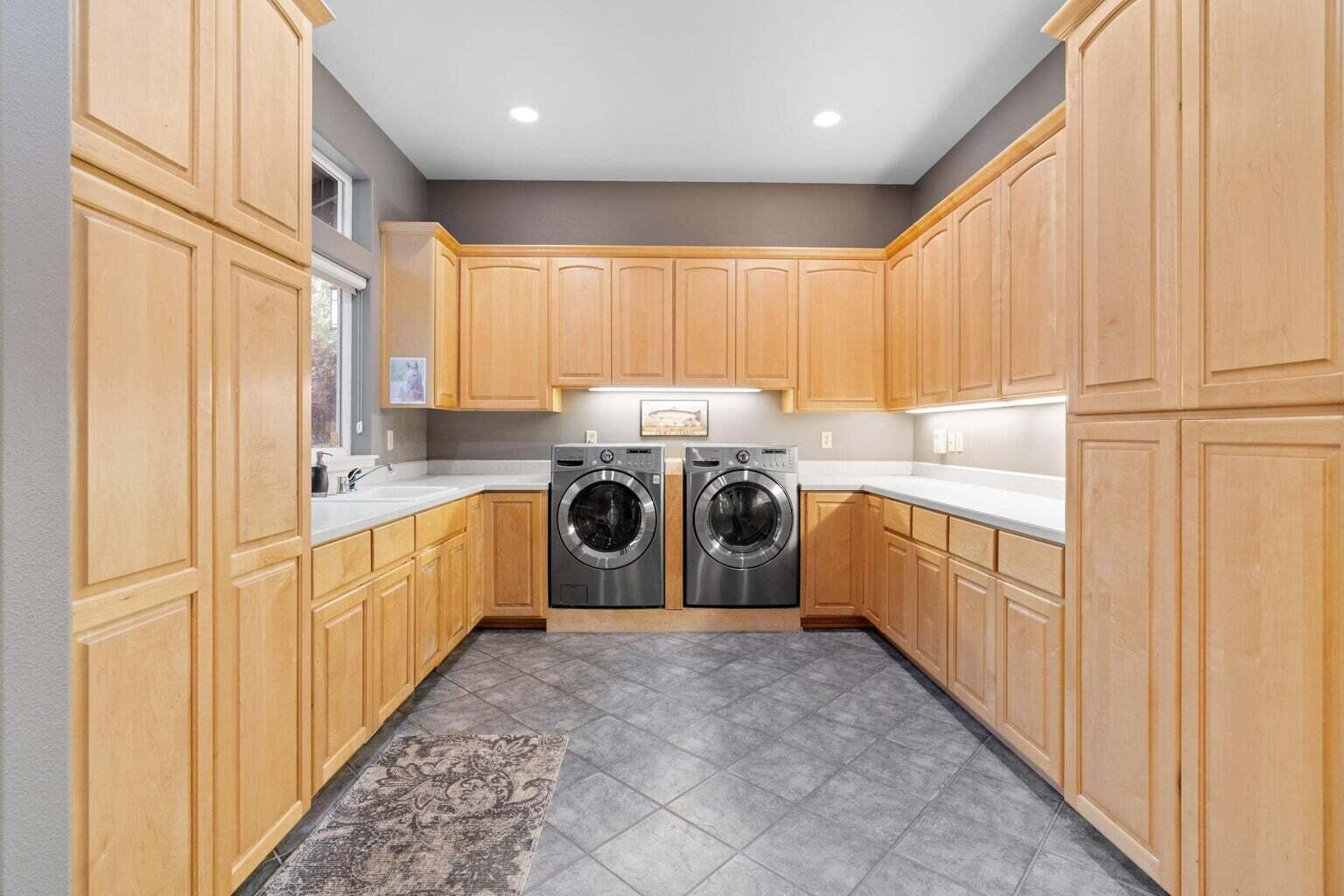 6904 SW Joshua Court