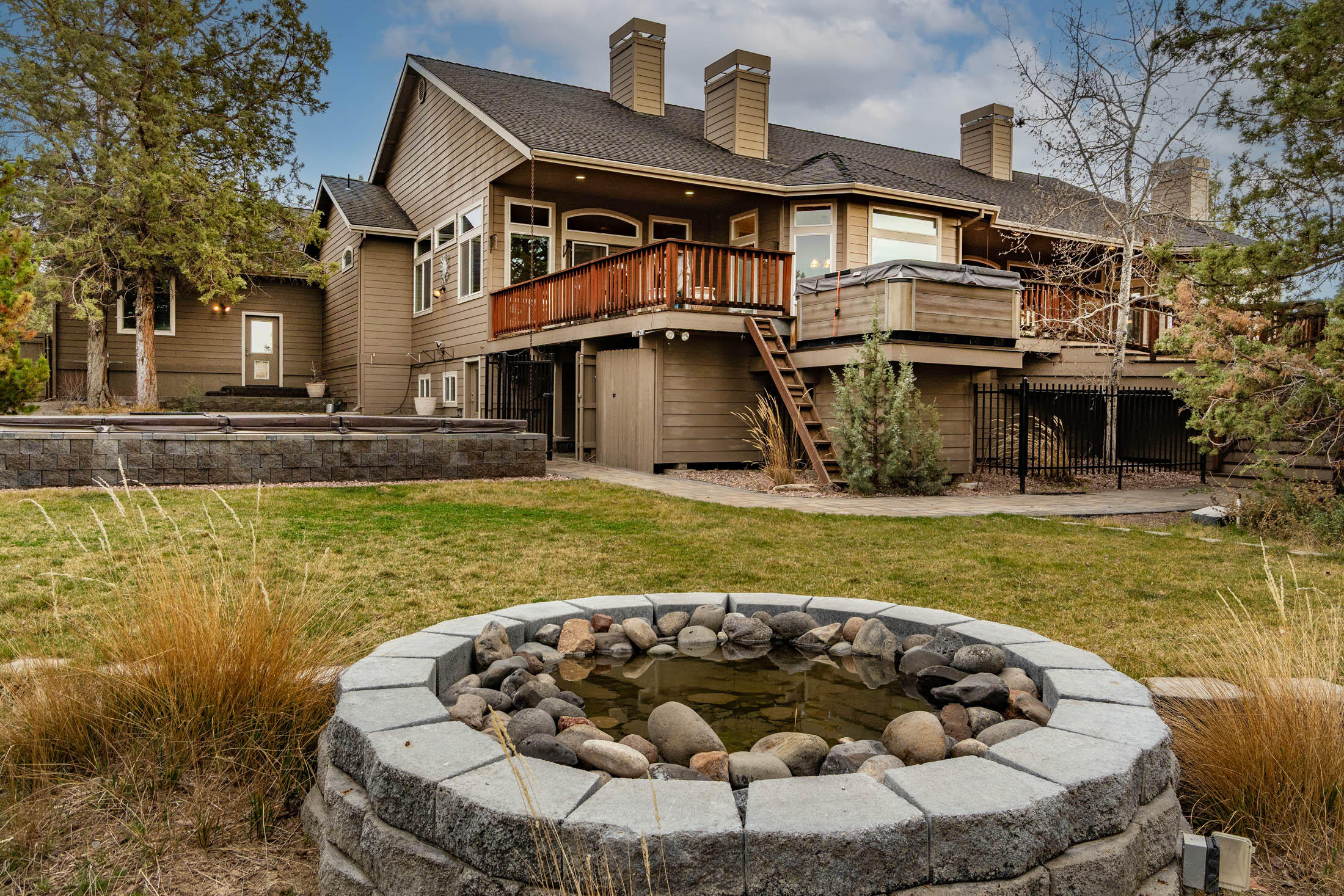 6904 SW Joshua Court