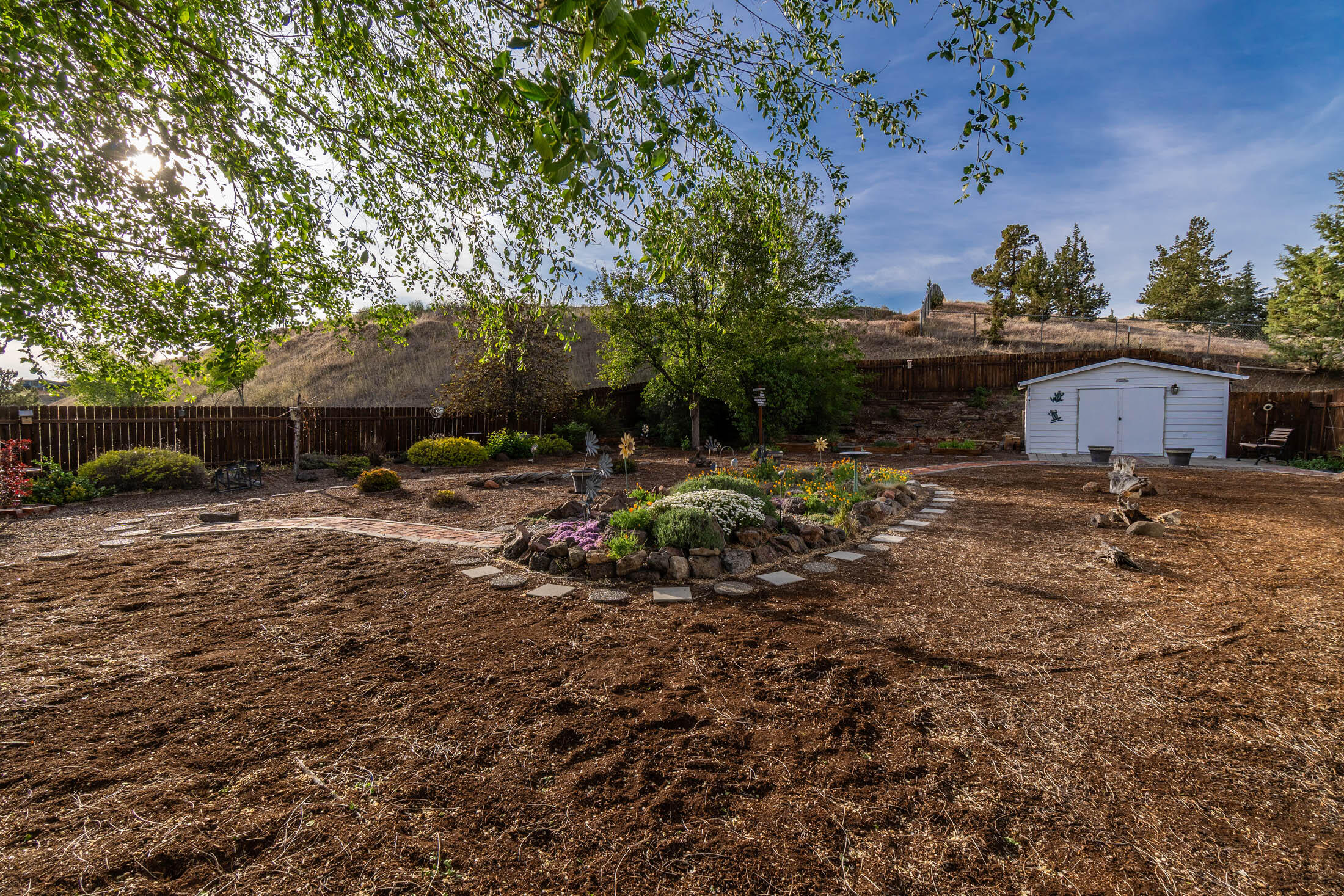 1937 NE Laughlin Road