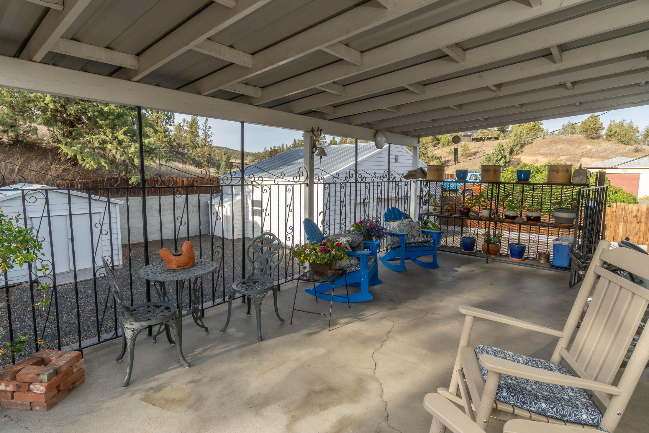 1937 NE Laughlin Road