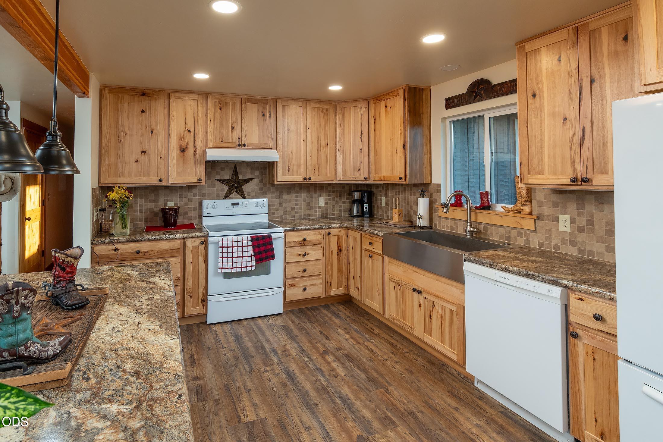 14900 SW Miller Trail