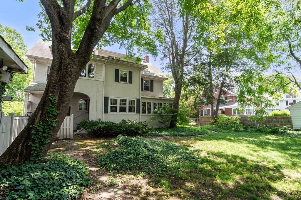 38 Cabot St