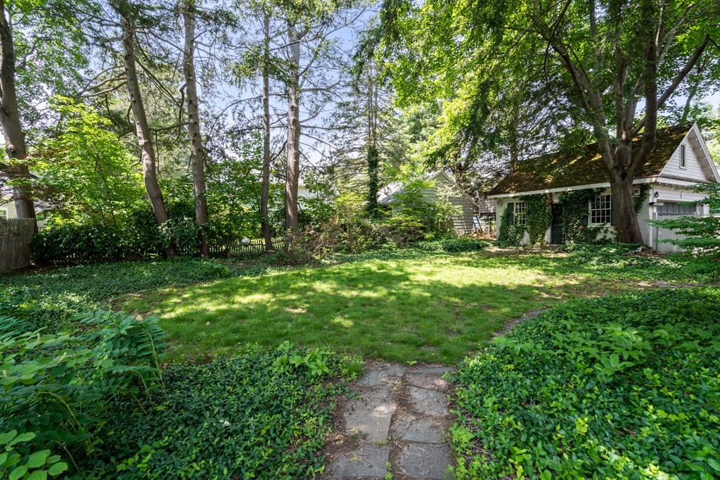 38 Cabot St